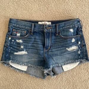 Y2k hollister low rise medium wash denim shorts with frayed hem - size M